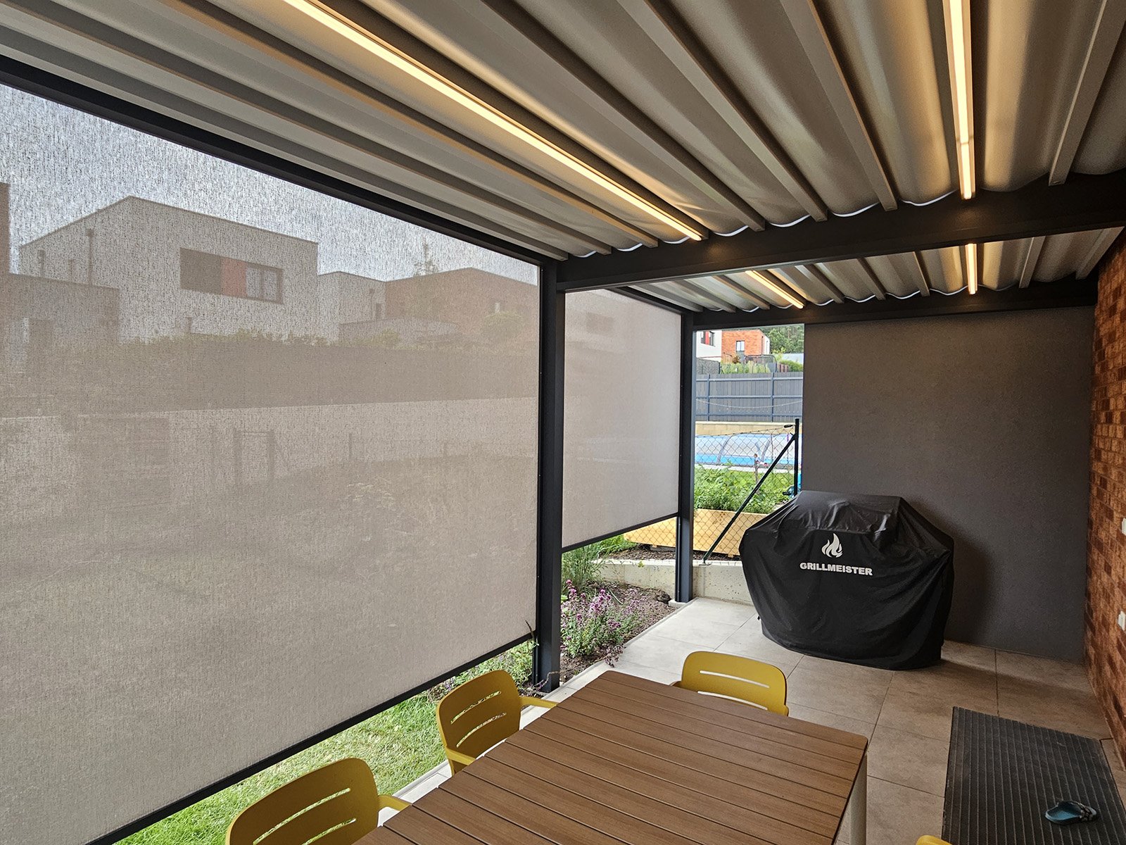 Pergola Futurol u rodinného domu ve Zdibech