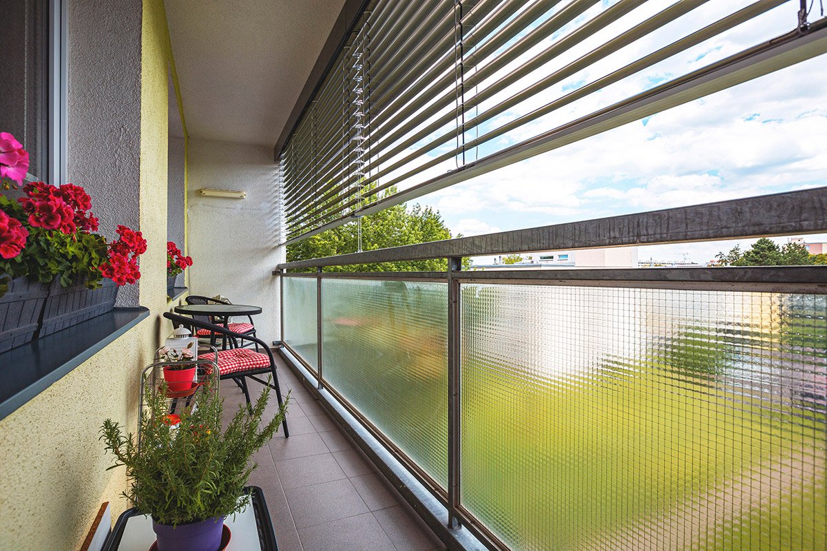 2realizace-zastineni-lodzie-v-Praze-9