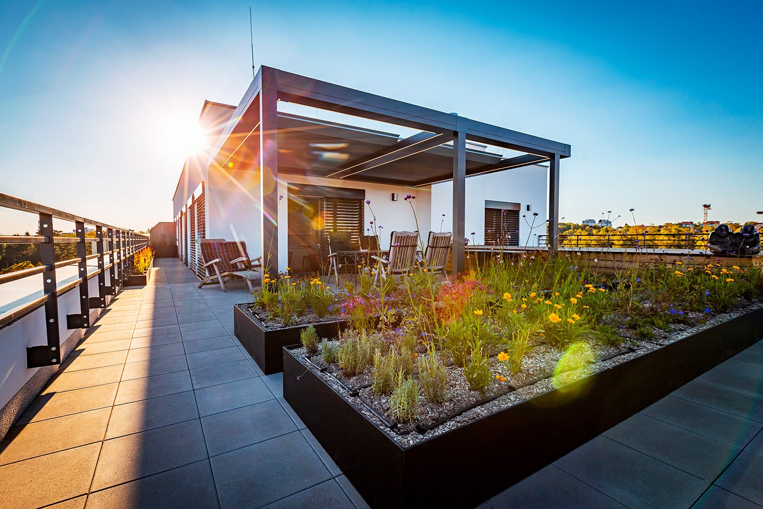 Hliníková pergola 4x3 m: elegantní a funkční řešení pro vaši terasu Hliníková pergola 4x3 m: elegantní a funkční řešení pro vaši terasu