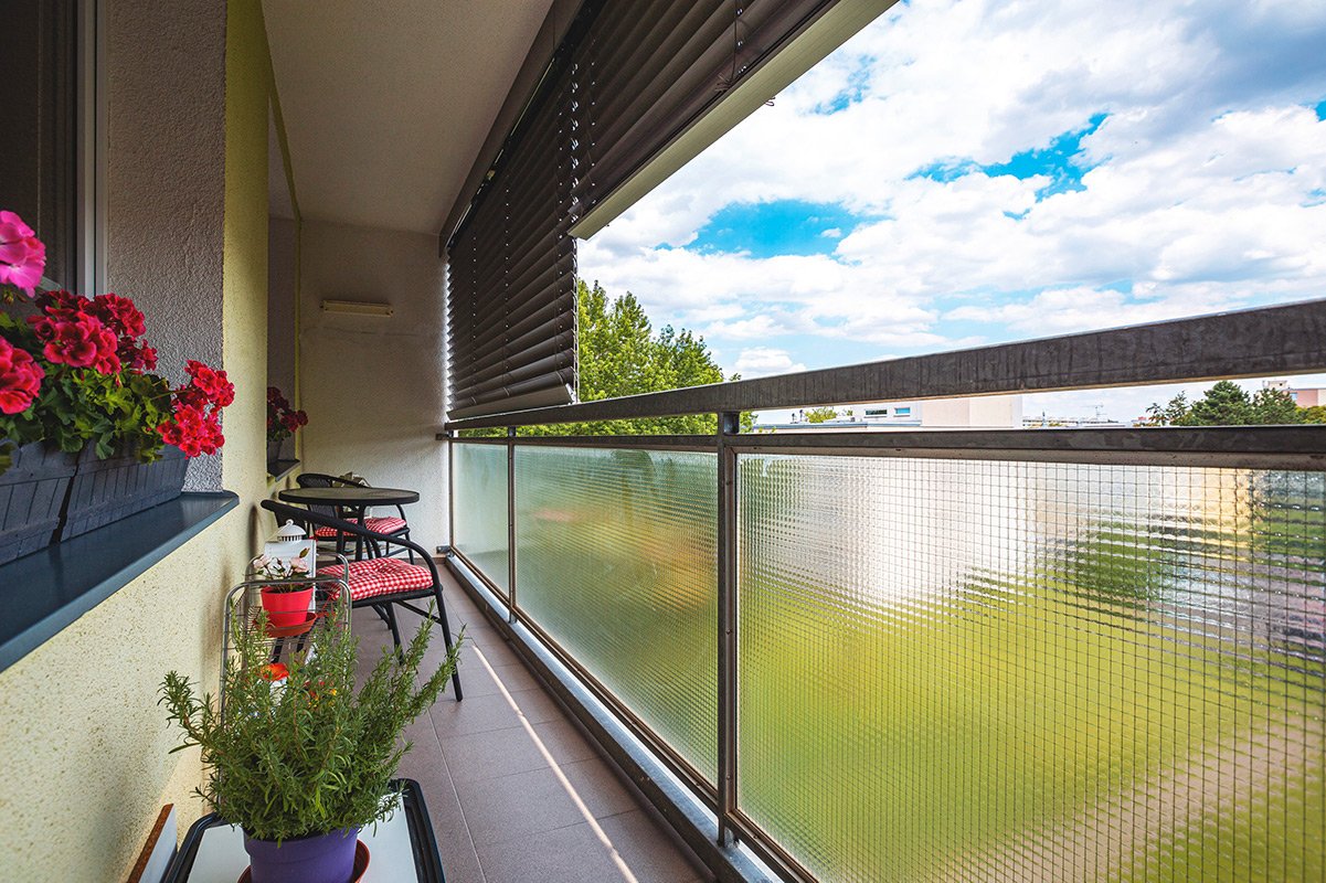 3realizace-zastineni-lodzie-v-Praze-9