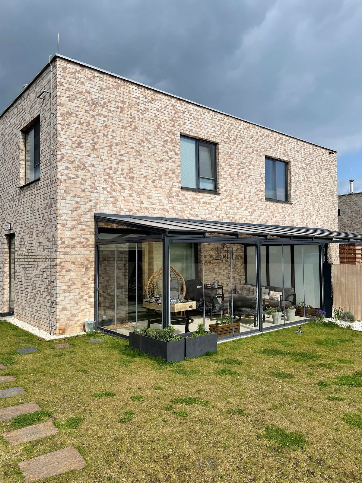 Posuvné zasklení pergol a teras