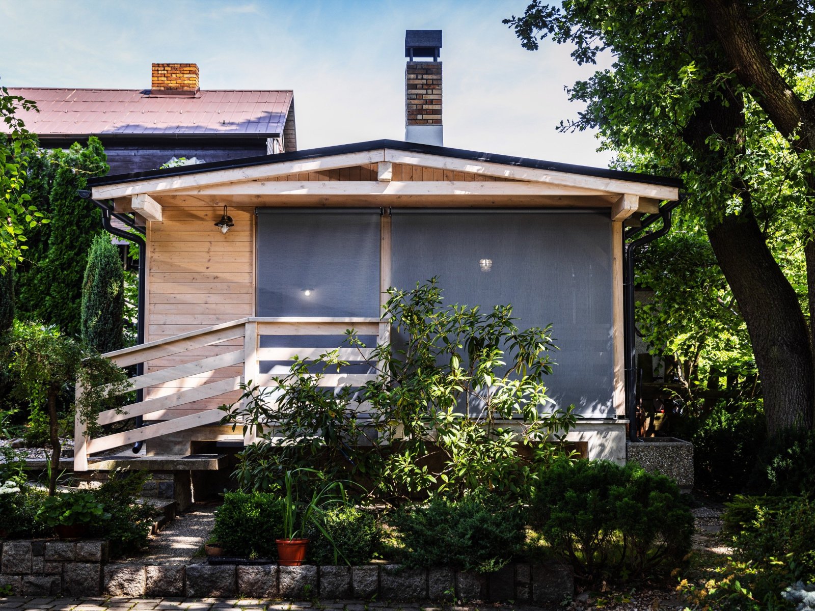 Screenové rolety v altánku