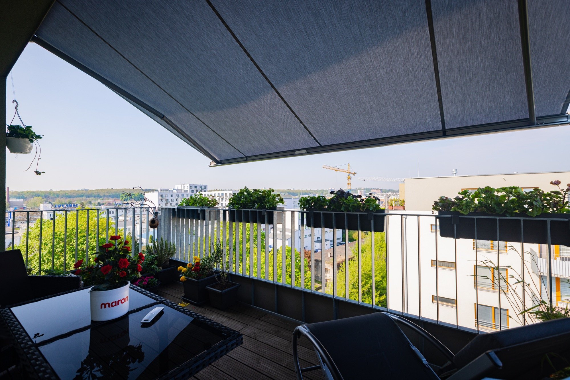 Kazetová markýza na balkoně