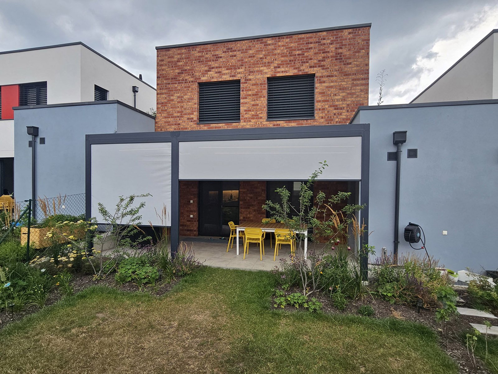 Pergola Futurol u rodinného domu ve Zdibech