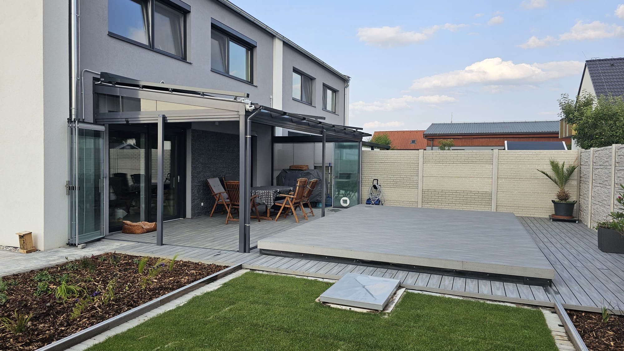 Posuvné zasklení pergol a teras